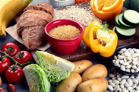 Makanan yang kurang sehat dan kekurangan serat dapat menjadi penyebab utama terjadinya usus kotor